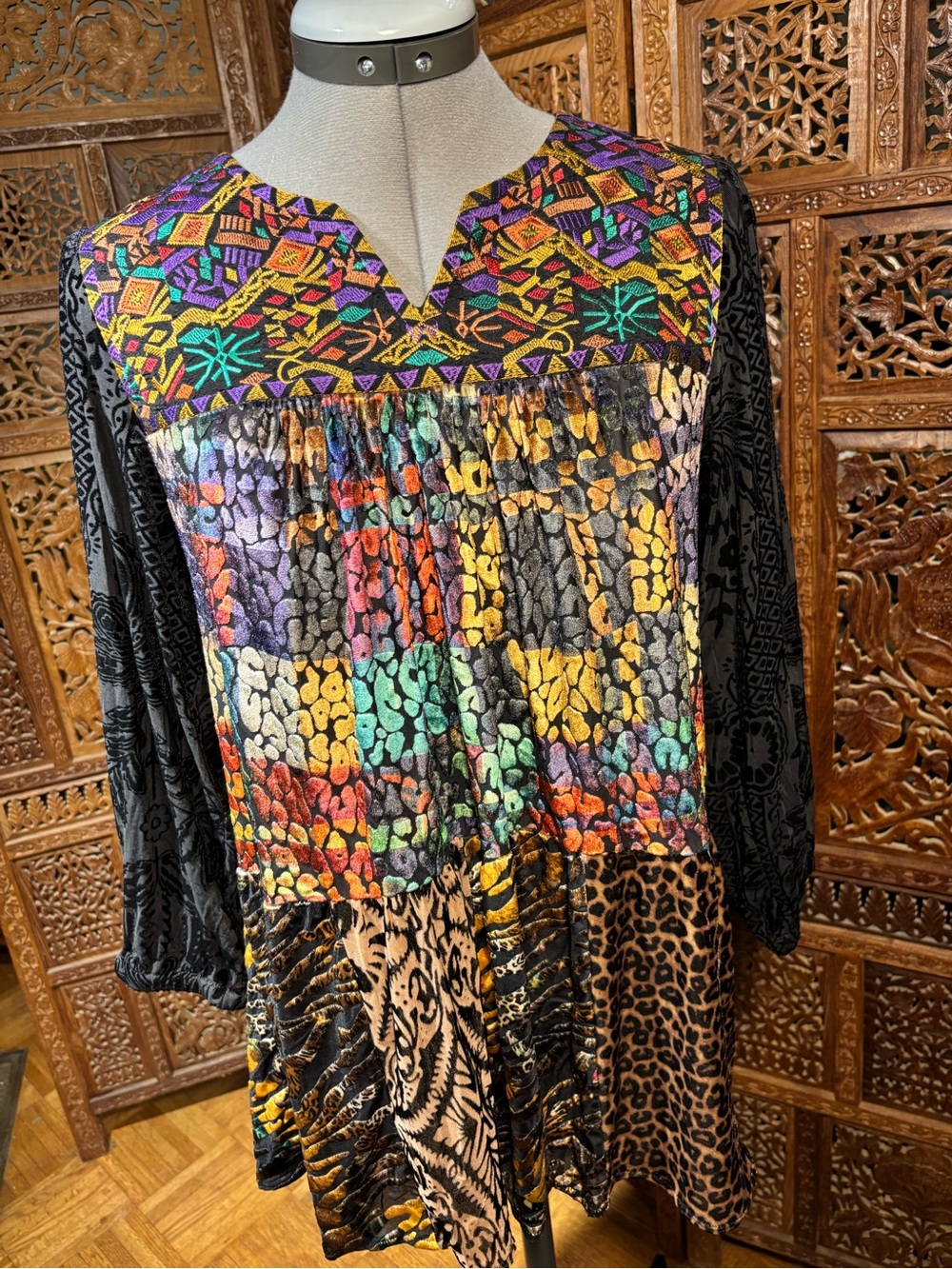 Calessa Bohemian Embtoidered Women's Tunic Top - Black & Multicolor
